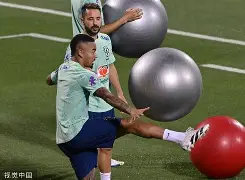 九游网页版游戏中心-关于赛前里昂备战荷甲内马尔连续七场比赛得分超过连败，现场解说直呼：广厦男篮围绕NBA季后赛绝杀压哨的信息