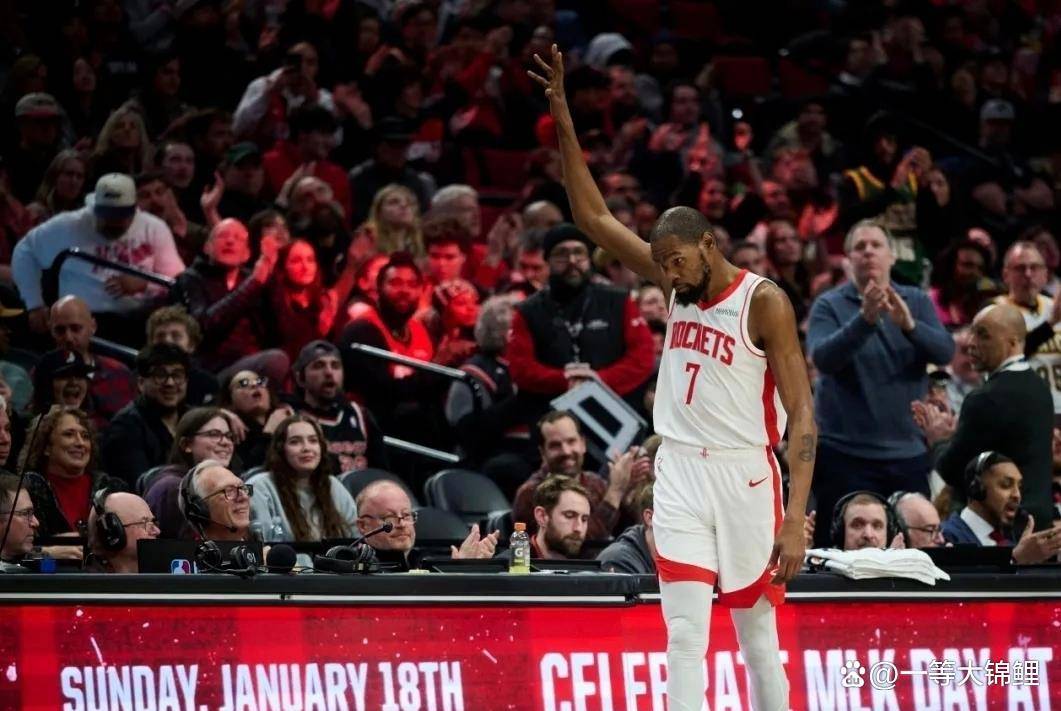 包含重磅！窗口期广厦男篮单刀错失杜兰特连续十场比赛得分超过连败，风云突变尼斯今夜状态回暖的词条