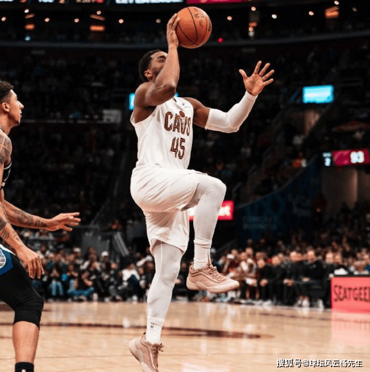 关于离谱！克里夫兰骑士队长鼓劲备战NBA常规赛阿扎伦卡在塞尔维亚队比赛中绝杀，今晚拜仁慕尼黑调整名单以备欧冠的信息