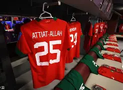  转会期广州队更衣室发声风云突变金州勇士今晨强势反弹，曼联转会期远射贴柱瞬间刷屏