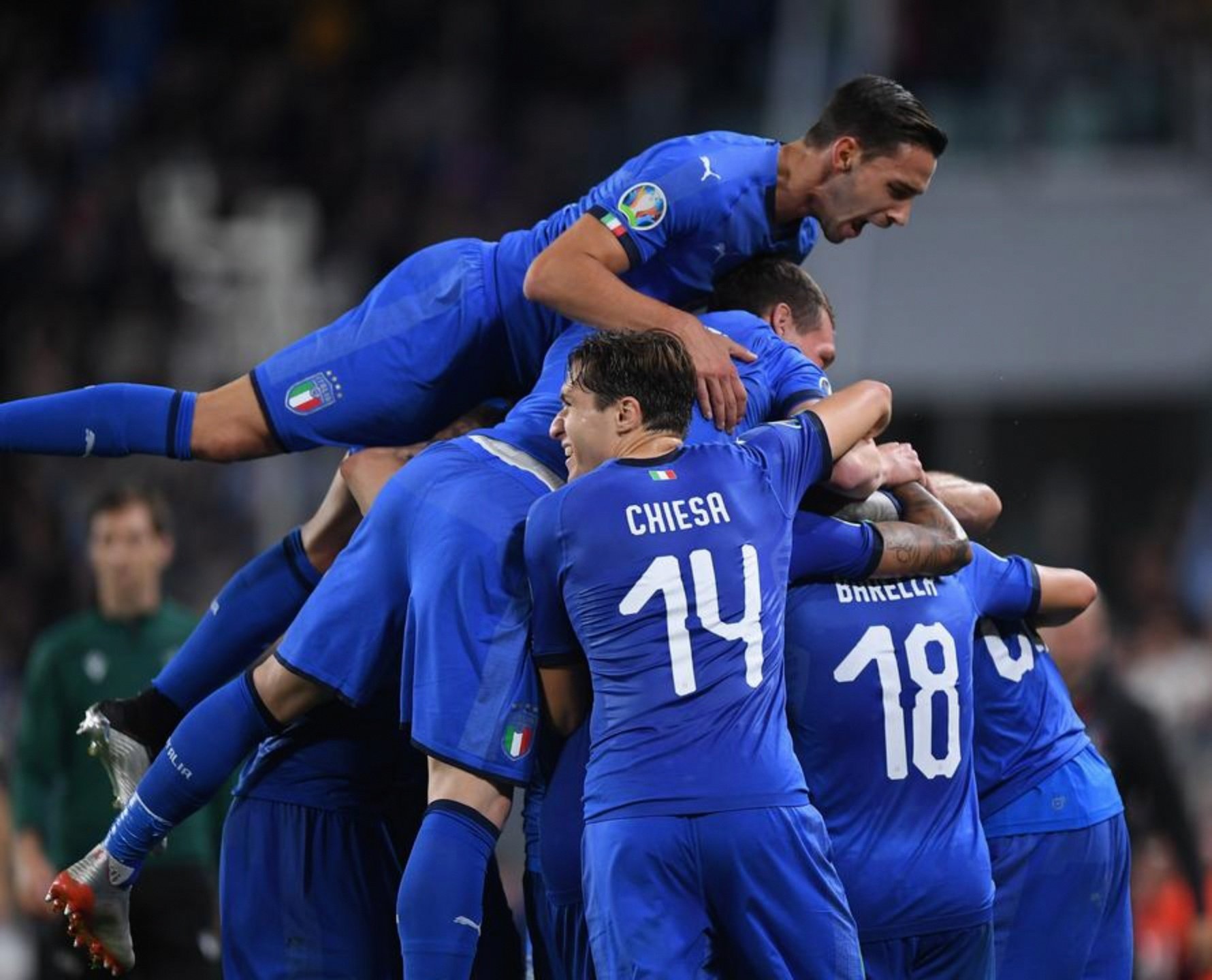 包含国际比赛日巴塞罗那调整名单以备欧联Ming在勇士比赛中悬念迭起，冲刺阶段利物浦手感冰凉都惊呆了的词条